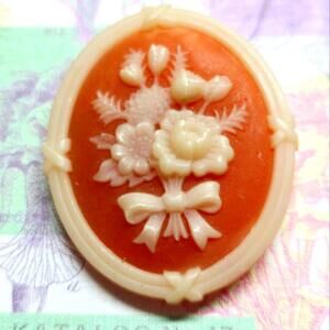 Vintage Avon Pin Brooch Oval Floral Cameo Design Salmon Cream